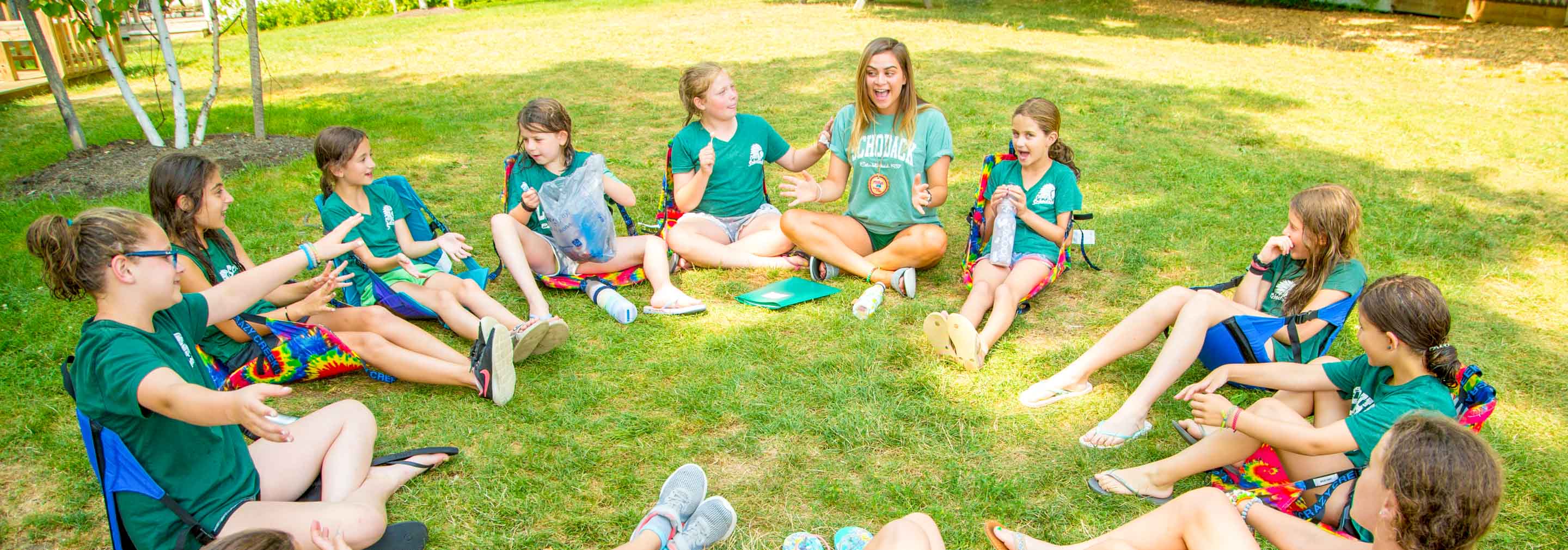 camper-circle-grass